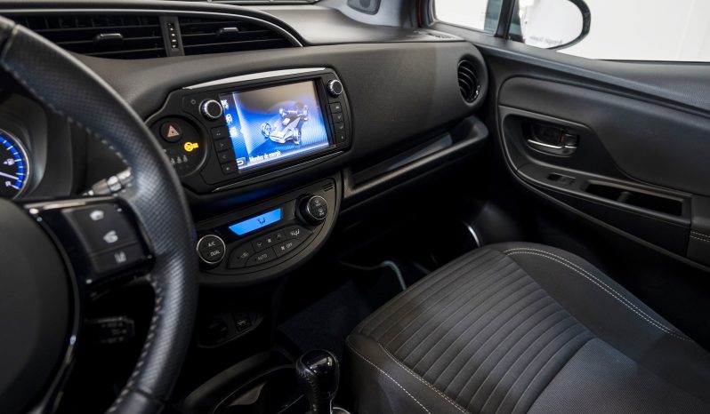 TOYOTA YARIS lleno